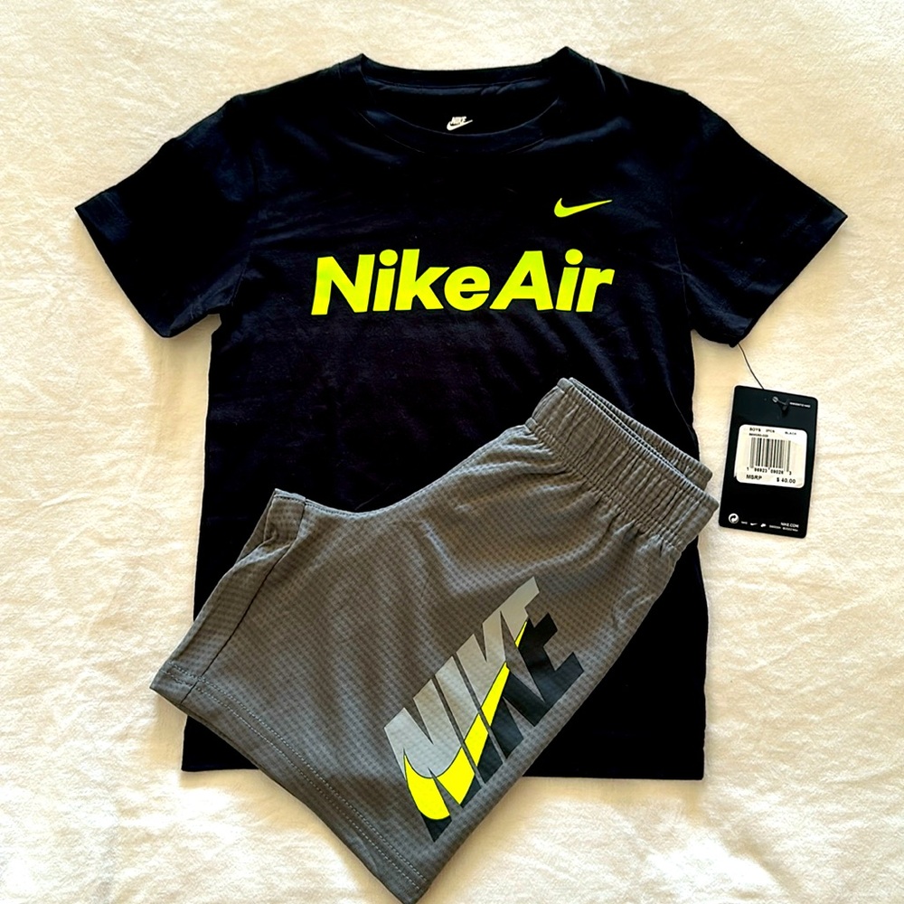 Nike Air 2 Piece Set Shorts and Shirt for Boys. Size 5.